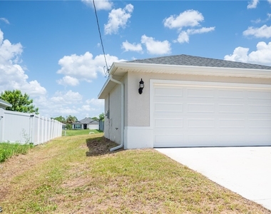 1501 Ne 43rd Terrace - Photo Thumbnail 2