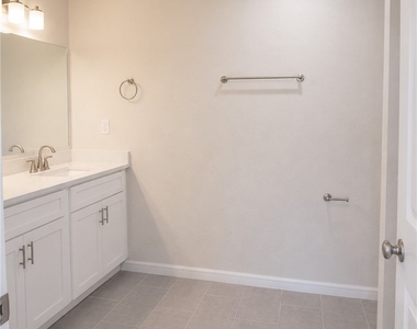 1501 Ne 43rd Terrace - Photo Thumbnail 17