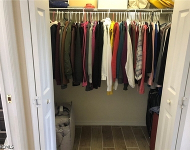 2323 Baynmar Dr - Photo Thumbnail 10