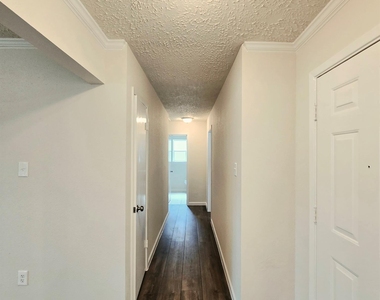 14211 Sylvia Drive - Photo Thumbnail 13
