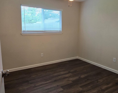 14211 Sylvia Drive - Photo Thumbnail 22