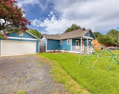 817 Gale Street - Photo Thumbnail 3