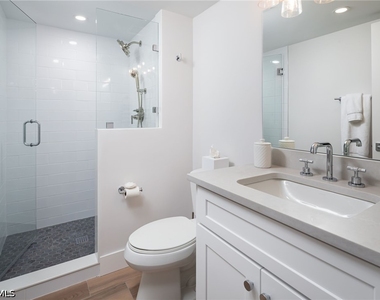 10475 Gulf Shore Drive - Photo Thumbnail 20