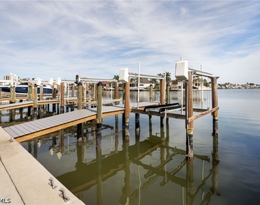 10475 Gulf Shore Drive - Photo Thumbnail 31