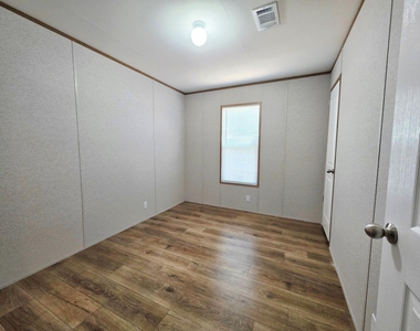 401 S Woodson Street - Photo Thumbnail 11