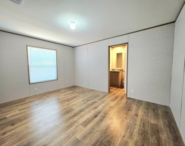 401 S Woodson Street - Photo Thumbnail 6