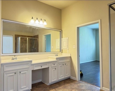 27926 Barberry Banks Lane - Photo Thumbnail 20