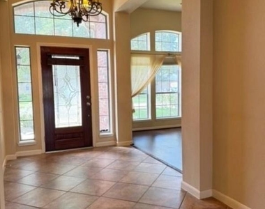 27926 Barberry Banks Lane - Photo Thumbnail 4