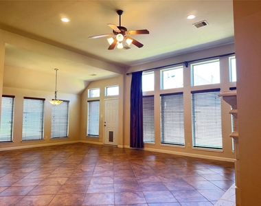 27926 Barberry Banks Lane - Photo Thumbnail 13