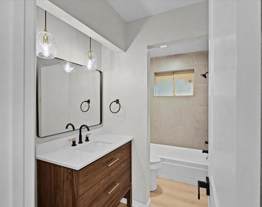2601 Village Circle Dr Drive - Photo Thumbnail 8