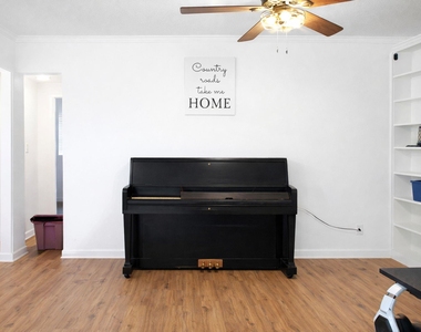 506 Azalea Street - Photo Thumbnail 4