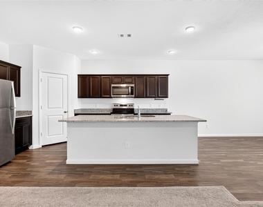 1024 Banyon Tree Lane - Photo Thumbnail 18