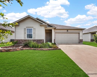 1024 Banyon Tree Lane - Photo Thumbnail 4