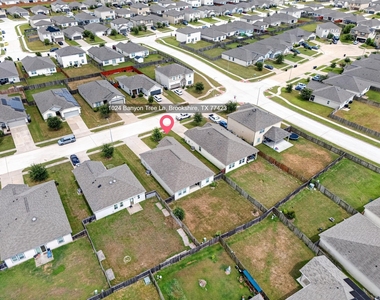 1024 Banyon Tree Lane - Photo Thumbnail 43
