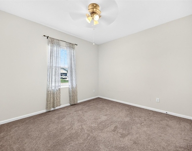 1024 Banyon Tree Lane - Photo Thumbnail 8