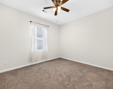 1024 Banyon Tree Lane - Photo Thumbnail 11