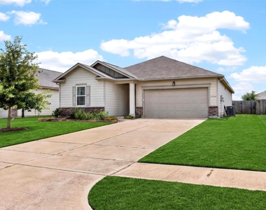 1024 Banyon Tree Lane - Photo Thumbnail 2