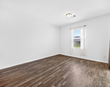 1024 Banyon Tree Lane - Photo Thumbnail 26