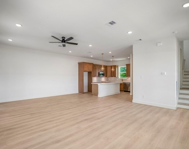 1224 E 23rd Street - Photo Thumbnail 5