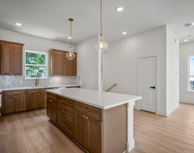 1224 E 23rd Street - Photo Thumbnail 10