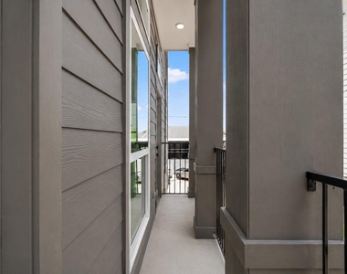 1224 E 23rd Street - Photo Thumbnail 36