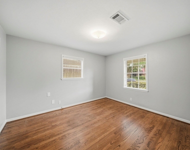 4614 Hummingbird Street - Photo Thumbnail 40