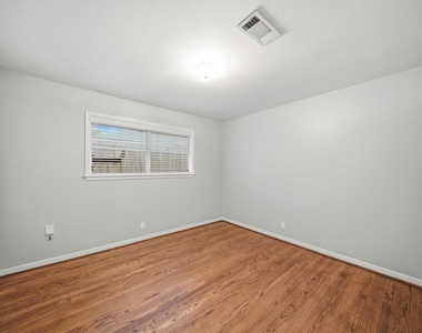 4614 Hummingbird Street - Photo Thumbnail 39
