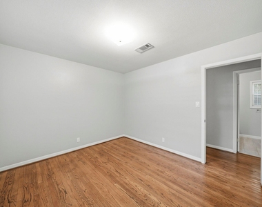 4614 Hummingbird Street - Photo Thumbnail 36