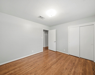 4614 Hummingbird Street - Photo Thumbnail 38