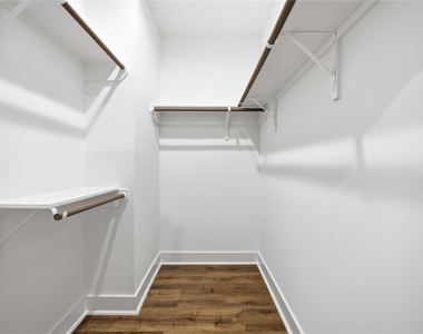 1106 Paul Quinn Street - Photo Thumbnail 12