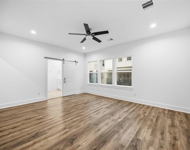 1106 Paul Quinn Street - Photo Thumbnail 3