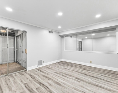 2501 Marilee Lane - Photo Thumbnail 13