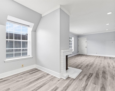 2501 Marilee Lane - Photo Thumbnail 6