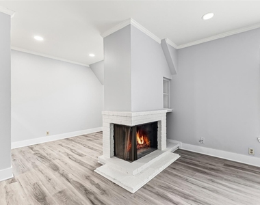 2501 Marilee Lane - Photo Thumbnail 5