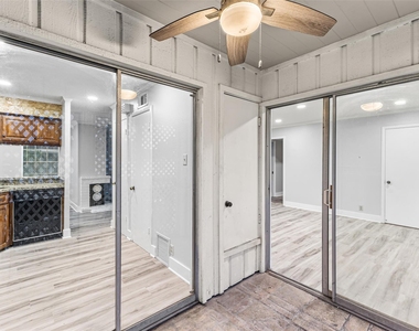2501 Marilee Lane - Photo Thumbnail 17