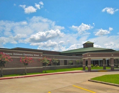 6810 Springcrest Drive - Photo Thumbnail 20
