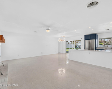 311 12th Terrace - Photo Thumbnail 4