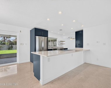 311 12th Terrace - Photo Thumbnail 8