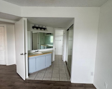 975 Ne Sonesta Avenue Ne - Photo Thumbnail 10