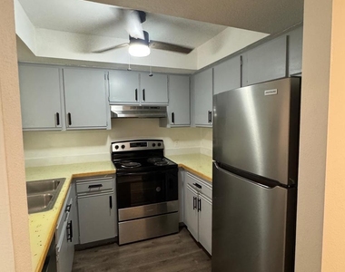 975 Ne Sonesta Avenue Ne - Photo Thumbnail 2