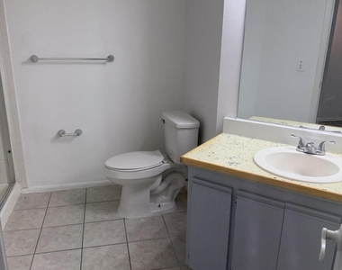 975 Ne Sonesta Avenue Ne - Photo Thumbnail 8