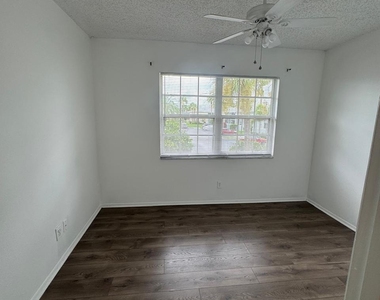 975 Ne Sonesta Avenue Ne - Photo Thumbnail 11