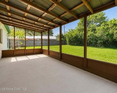 2028 Rollins Drive Se - Photo Thumbnail 10