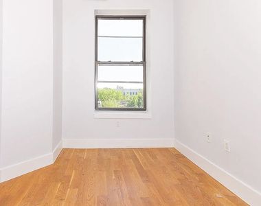462 Pulaski Street - Photo Thumbnail 4