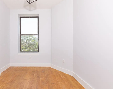 462 Pulaski Street - Photo Thumbnail 1