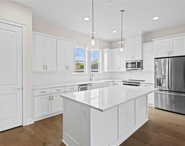 4302 W North B Street - Photo Thumbnail 7