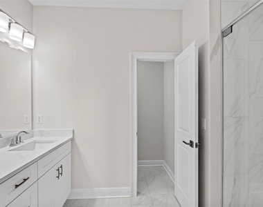 4302 W North B Street - Photo Thumbnail 17