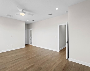 4302 W North B Street - Photo Thumbnail 14