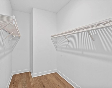 4302 W North B Street - Photo Thumbnail 16