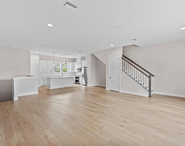 4302 W North B Street - Photo Thumbnail 5